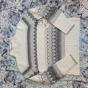 NWT Cozy and soft Max Studio Turtleneck Sweater